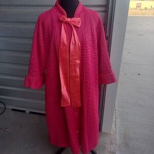 Dela Ann Vtg 1960s Hot Pink Bell Sleeve Quilted Bow Tie House Coat Robe